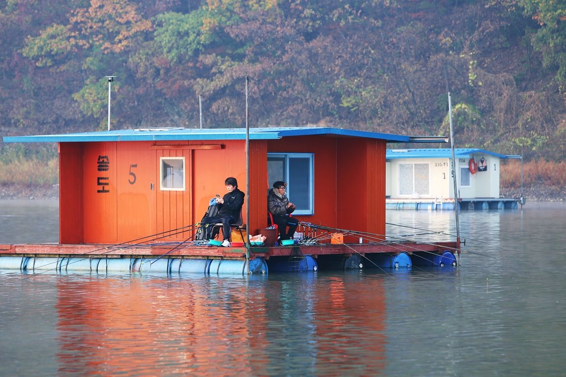 노아주 > 송전지 수원집 좌대/깊어진 가을, 월척들의 퍼레이드는 진행 중! : 낚시사랑