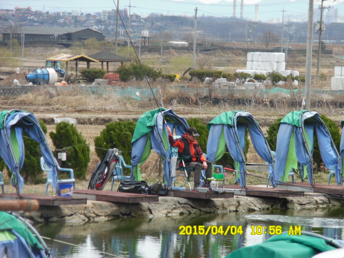44 027.JPG