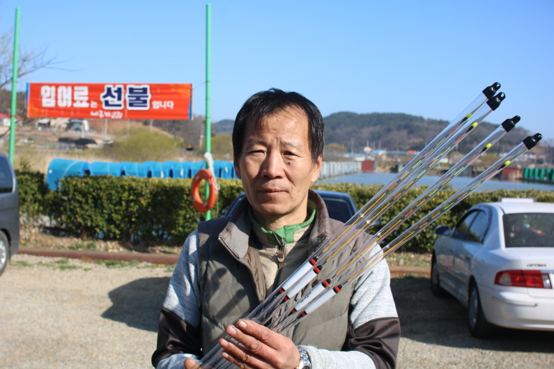유료터정보 > 유료터점주조황 >  *** 4짜 100마리 행운은??? ***