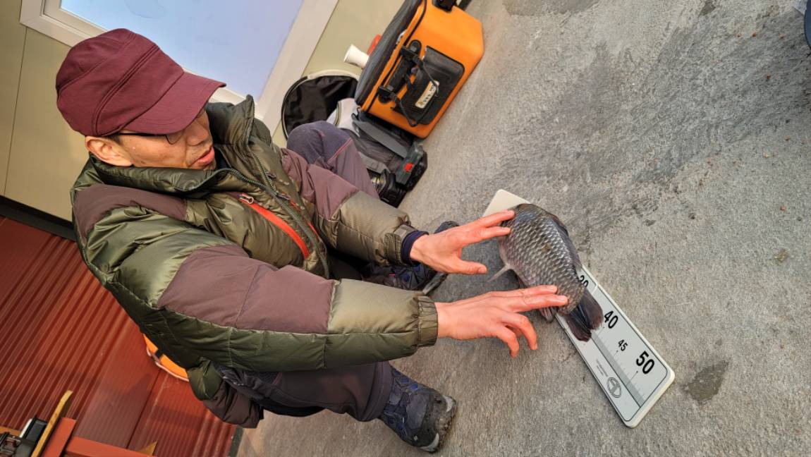 4짜붕어인물.jpg