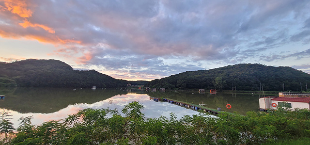 가깝고 물좋고 경치 좋은곳~~!!-용인삼인낚시터-