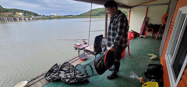 가깝고 물좋고 경치 좋은곳~~!!-용인삼인낚시터-