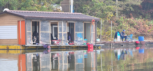 가깝고 물좋고 경치 좋은곳~~!!-용인삼인낚시터-