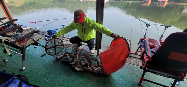 가깝고 물 좋고 경치 좋은 곳~~!!-용인삼인낚시터-