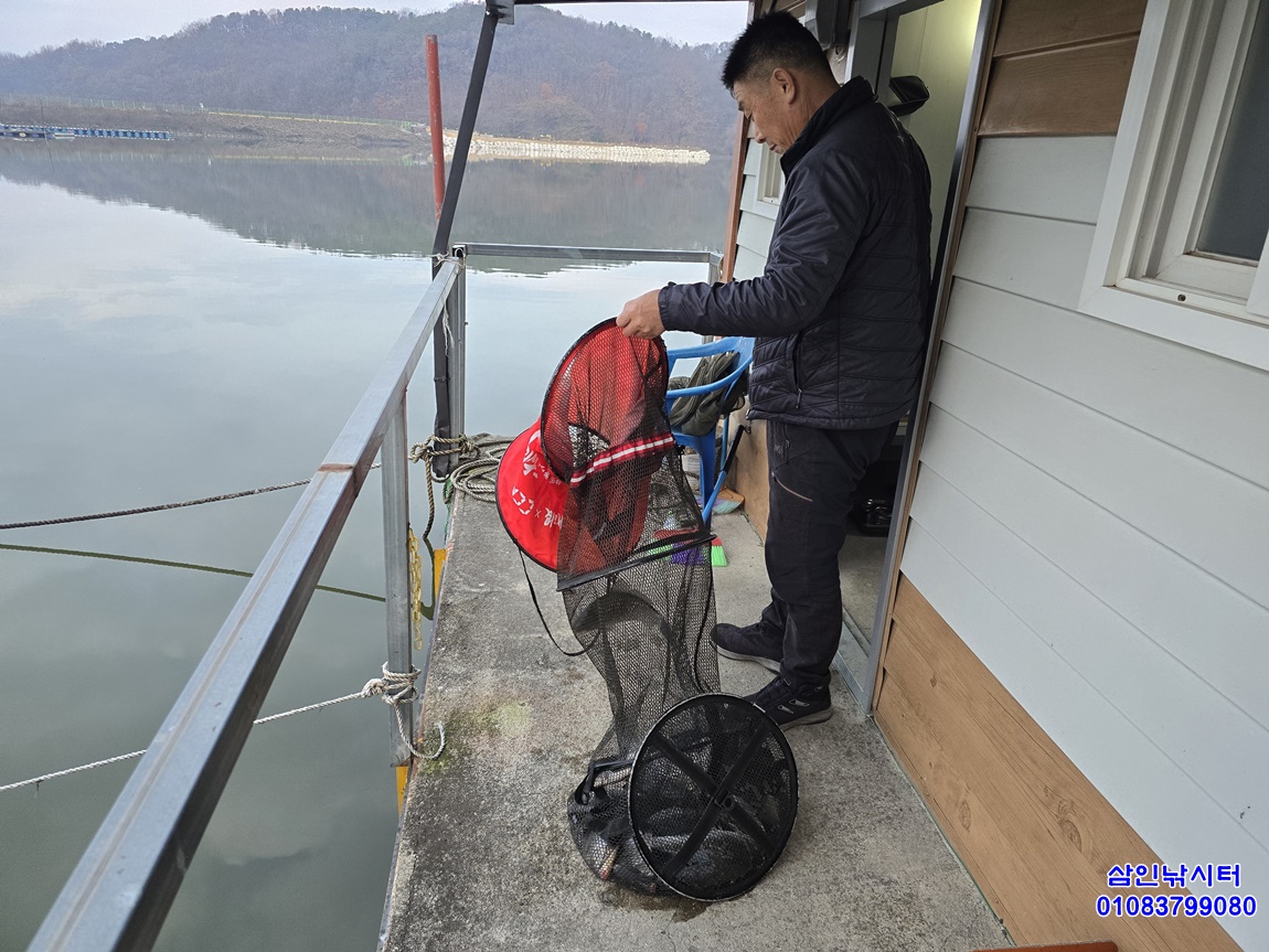 가깝고 물 좋고 경치 좋은 토종붕어터~~!!-용인삼인낚시터-