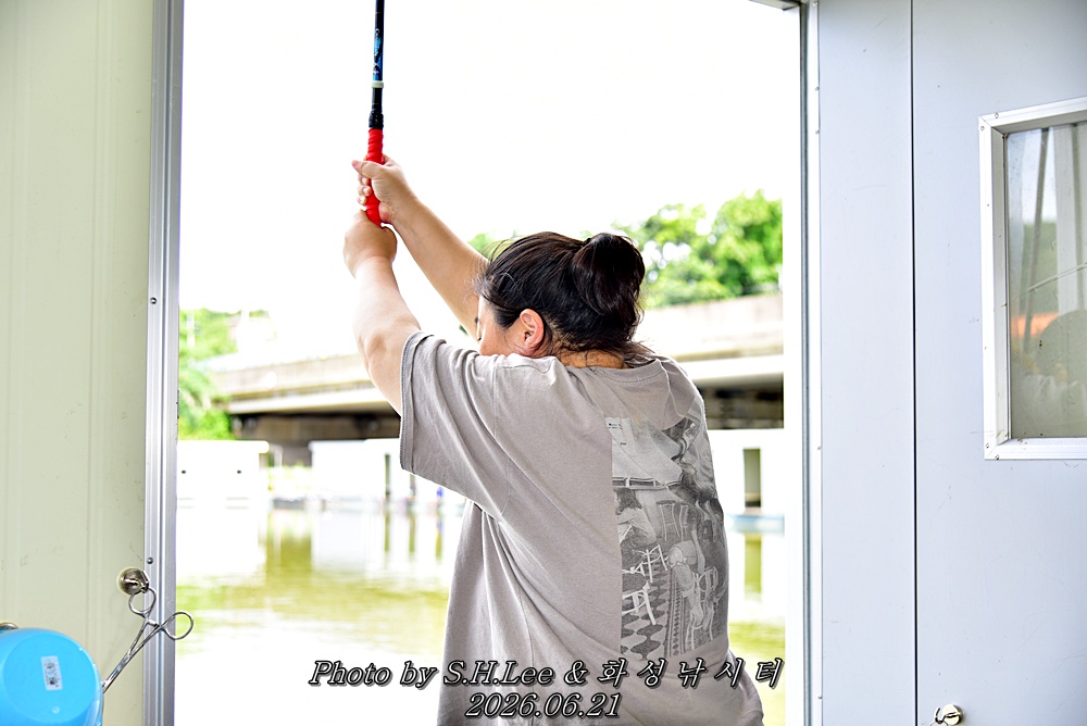 LEE_5502.JPG
