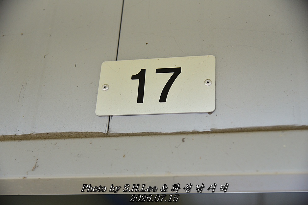 LEE_6185.JPG