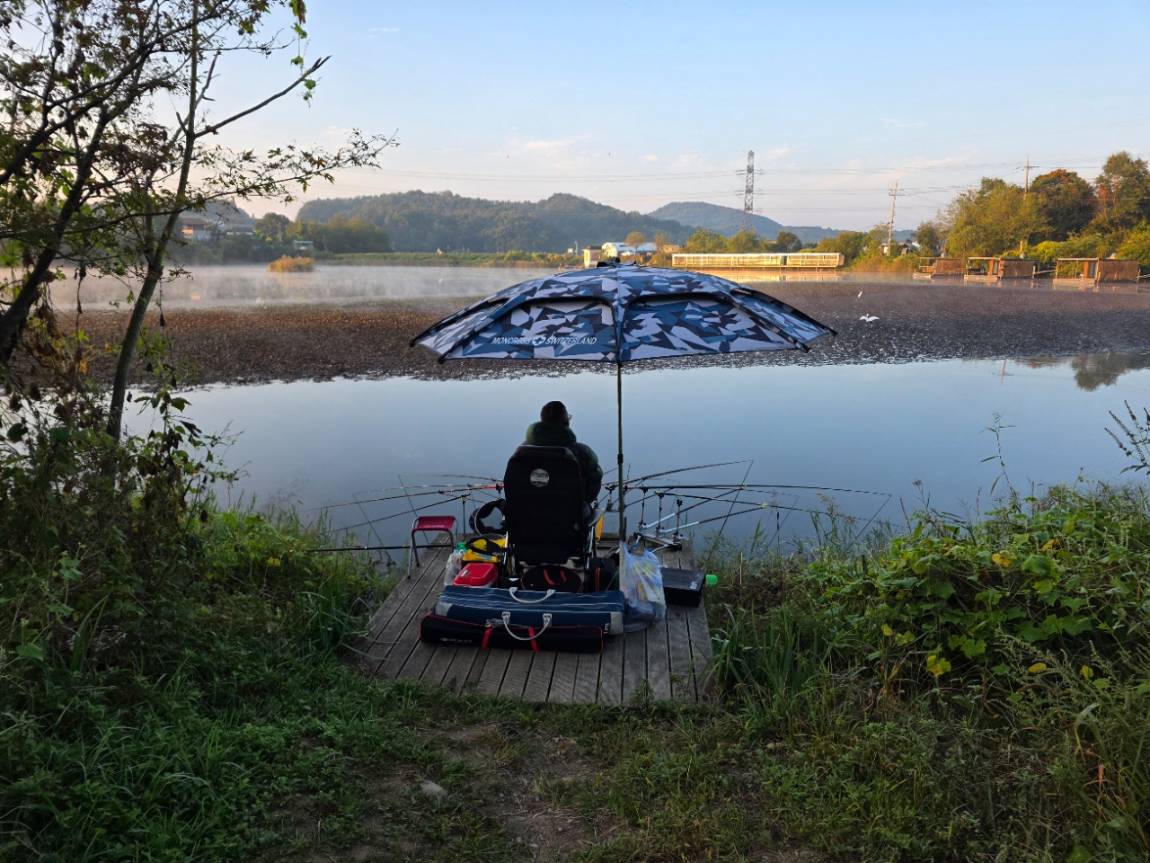 향리낚시터_사진_20260929_3.jpg