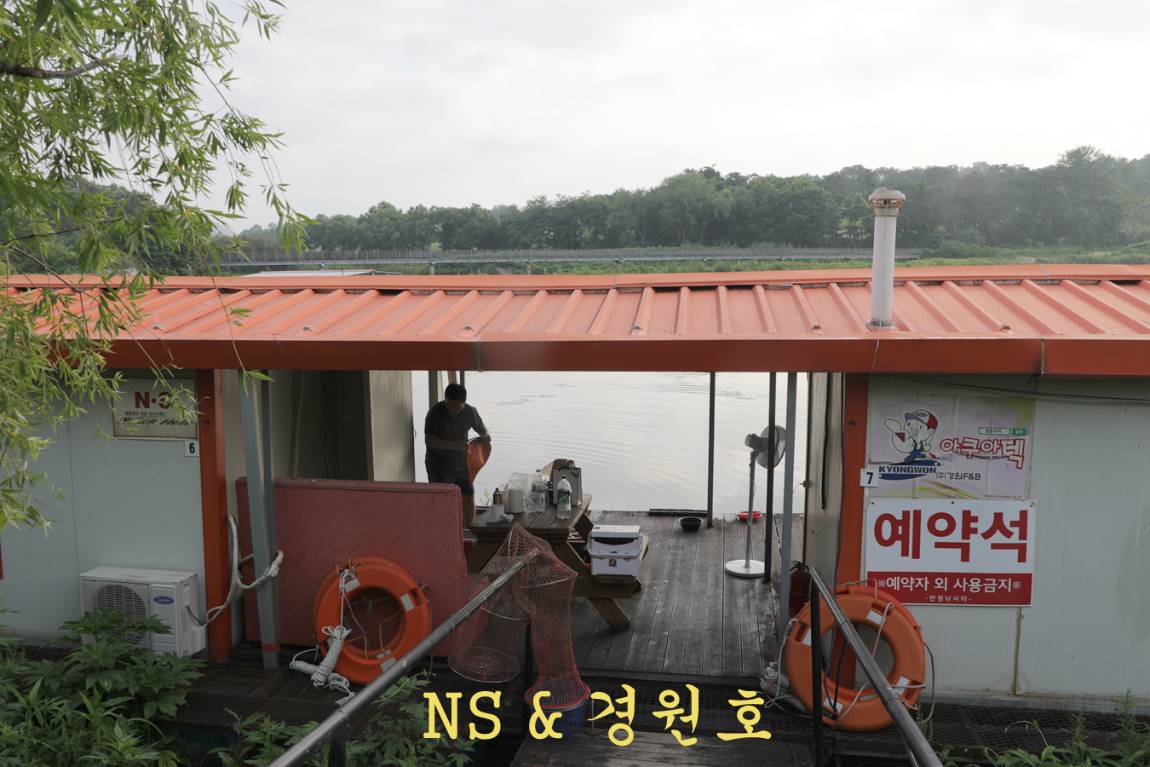 02.jpg