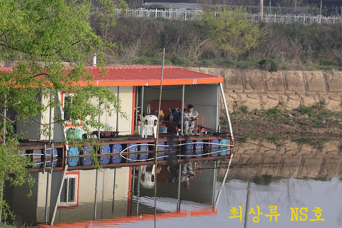 02.jpg